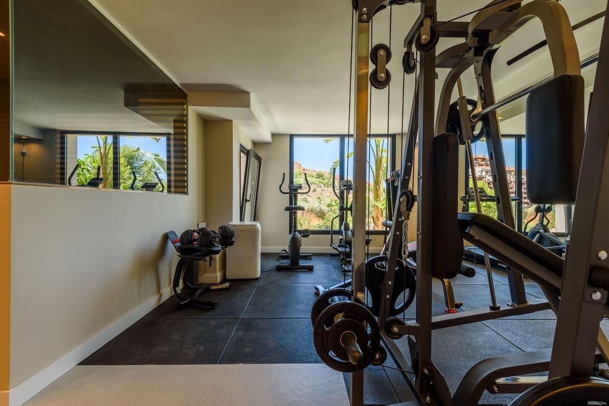 7 bedroom Villa for sale in Elviria with pool garage - € 3,790,000 (Ref: 7223608)