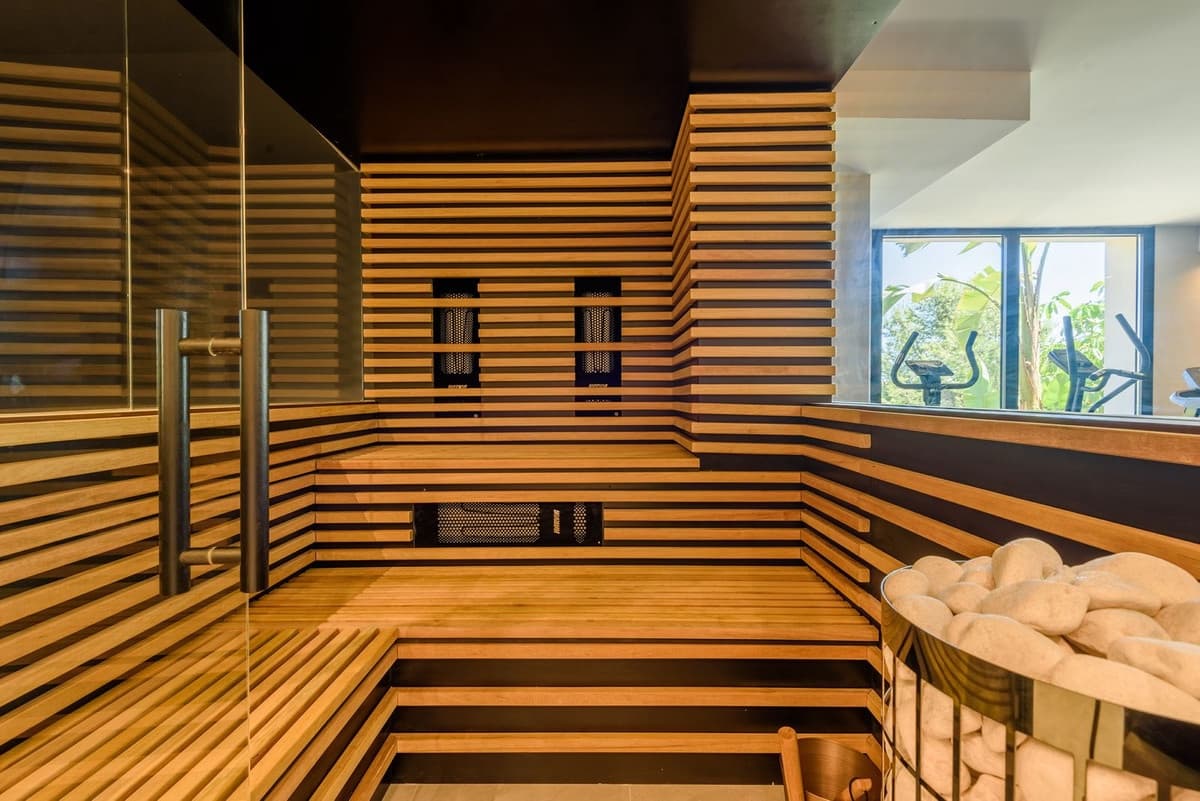 7 bedroom Villa for sale in Elviria with pool garage - € 3,790,000 (Ref: 7223608)