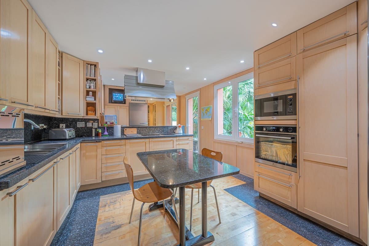 4 sypialnia Willa na sprzedaż w Marbella z basenem garażem - 4 200 000 € (Ref: 7223667)