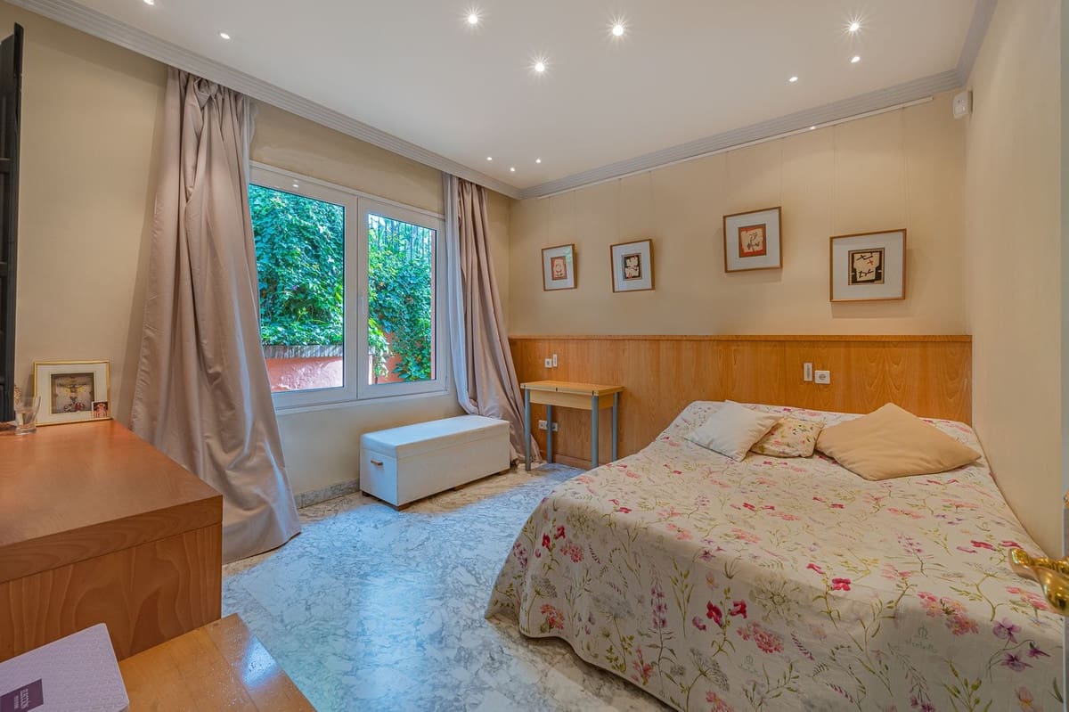 4 sypialnia Willa na sprzedaż w Marbella z basenem garażem - 4 200 000 € (Ref: 7223667)