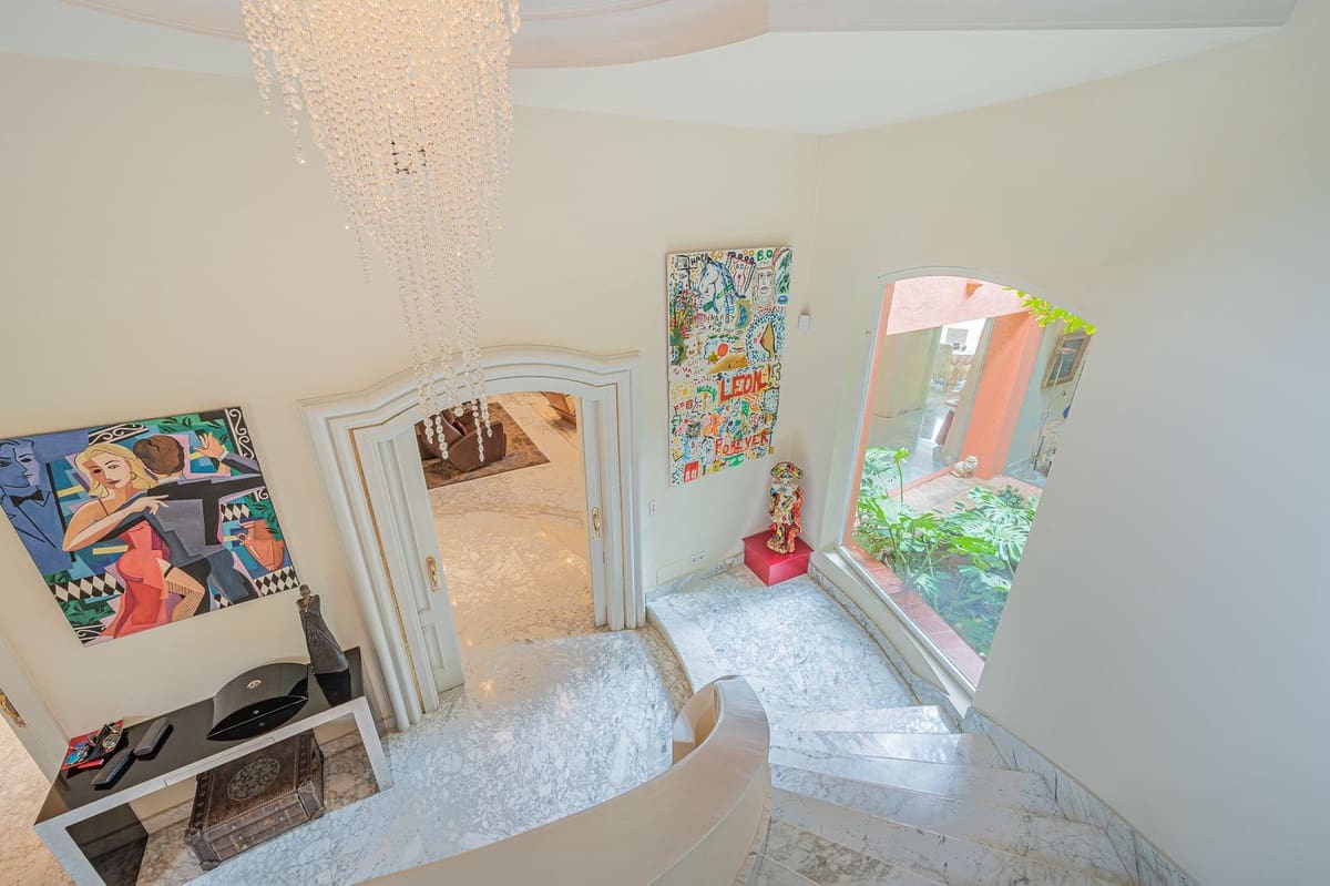 4 sypialnia Willa na sprzedaż w Marbella z basenem garażem - 4 200 000 € (Ref: 7223667)