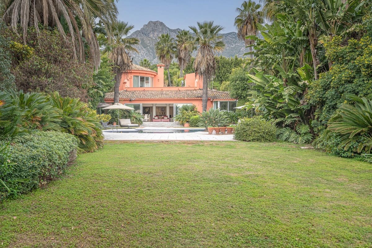 4 sypialnia Willa na sprzedaż w Marbella z basenem garażem - 4 200 000 € (Ref: 7223667)