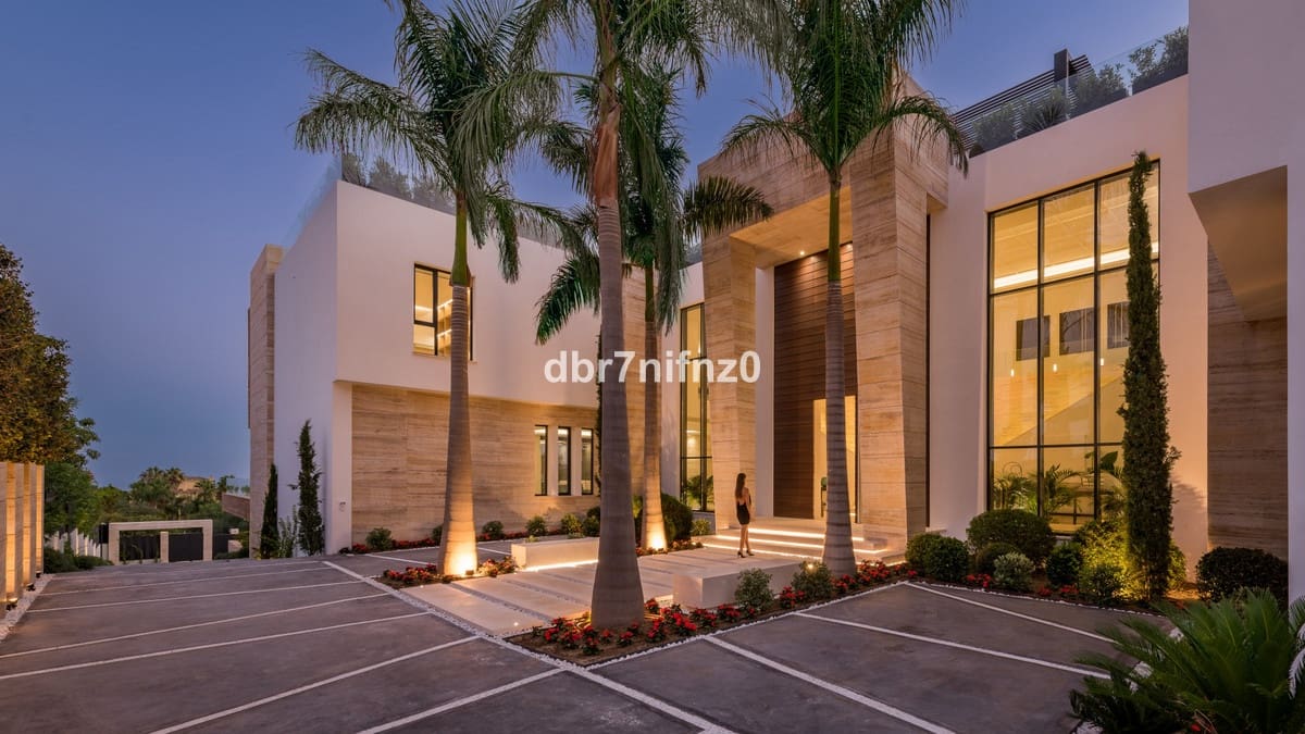 9 chambre Villa/Maison à vendre à Golden Mile avec piscine - 17 000 000 € (Ref: 7223724)