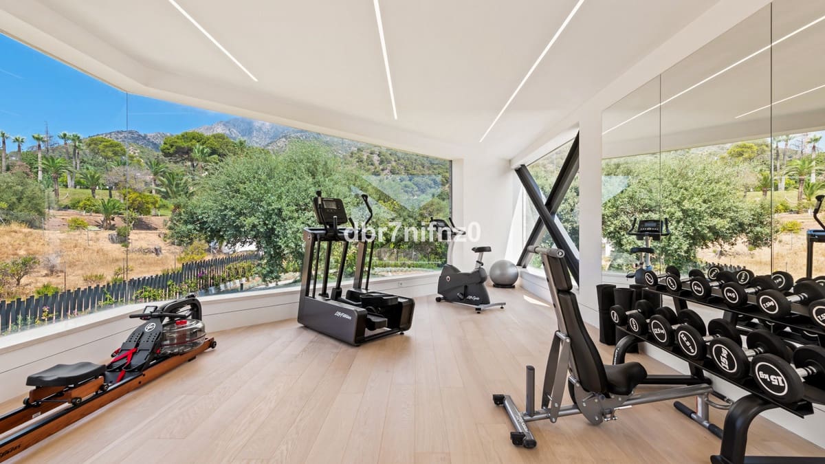 9 chambre Villa/Maison à vendre à Golden Mile avec piscine - 17 000 000 € (Ref: 7223724)