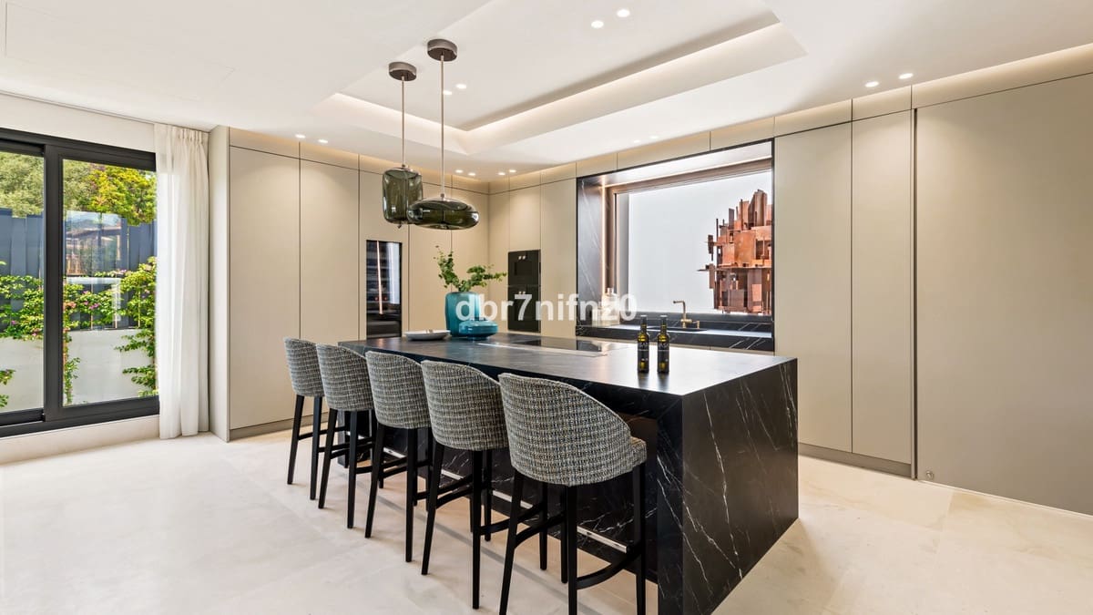 9 chambre Villa/Maison à vendre à Golden Mile avec piscine - 17 000 000 € (Ref: 7223724)