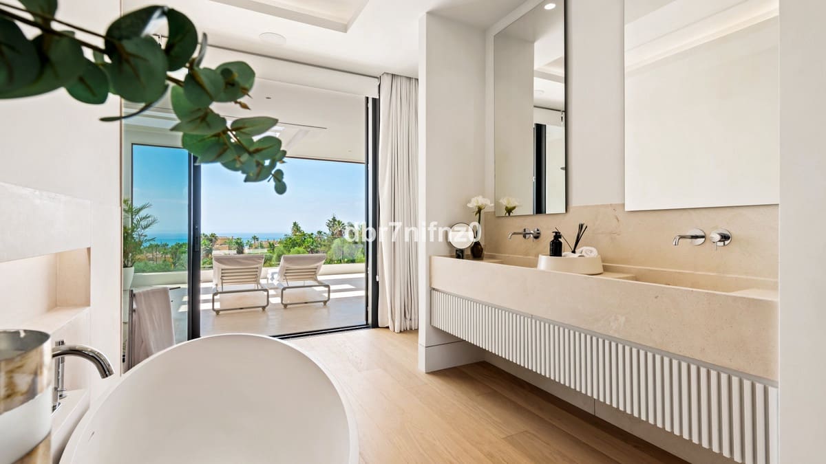 9 chambre Villa/Maison à vendre à Golden Mile avec piscine - 17 000 000 € (Ref: 7223724)