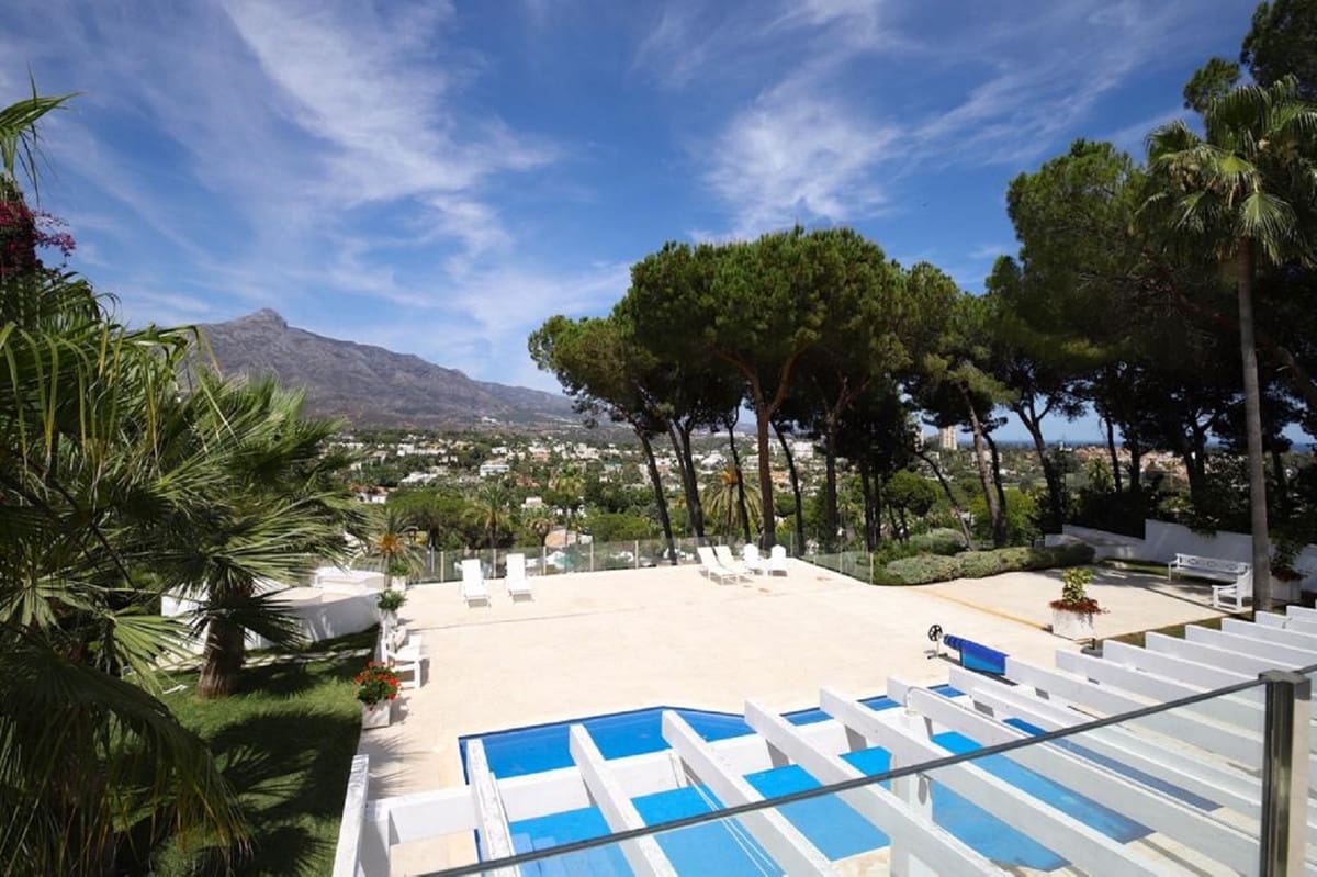 6 bedroom Villa for sale in Nueva Andalucia with pool garage - € 4,500,000 (Ref: 7223732)