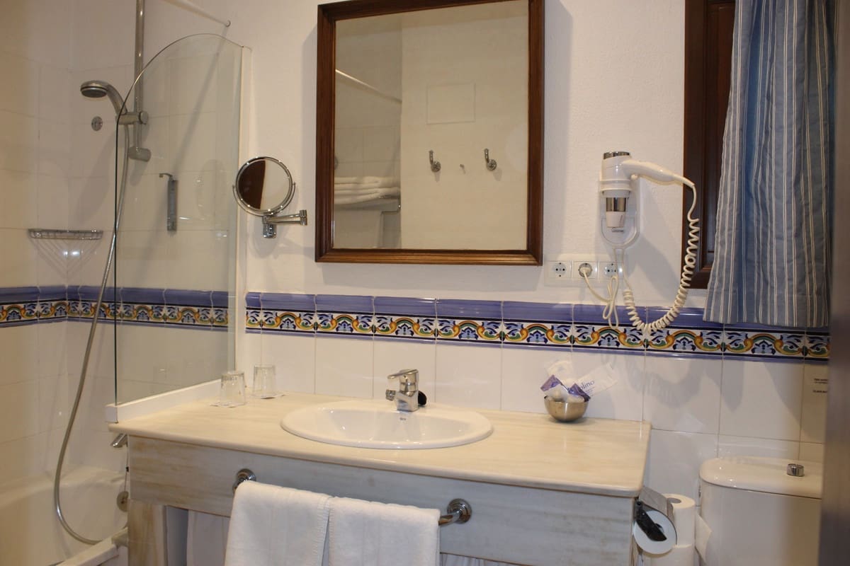 18 soveværelse Hotel til salg i Ronda med swimmingpool - € 3.000.000 (Ref: 7274393)