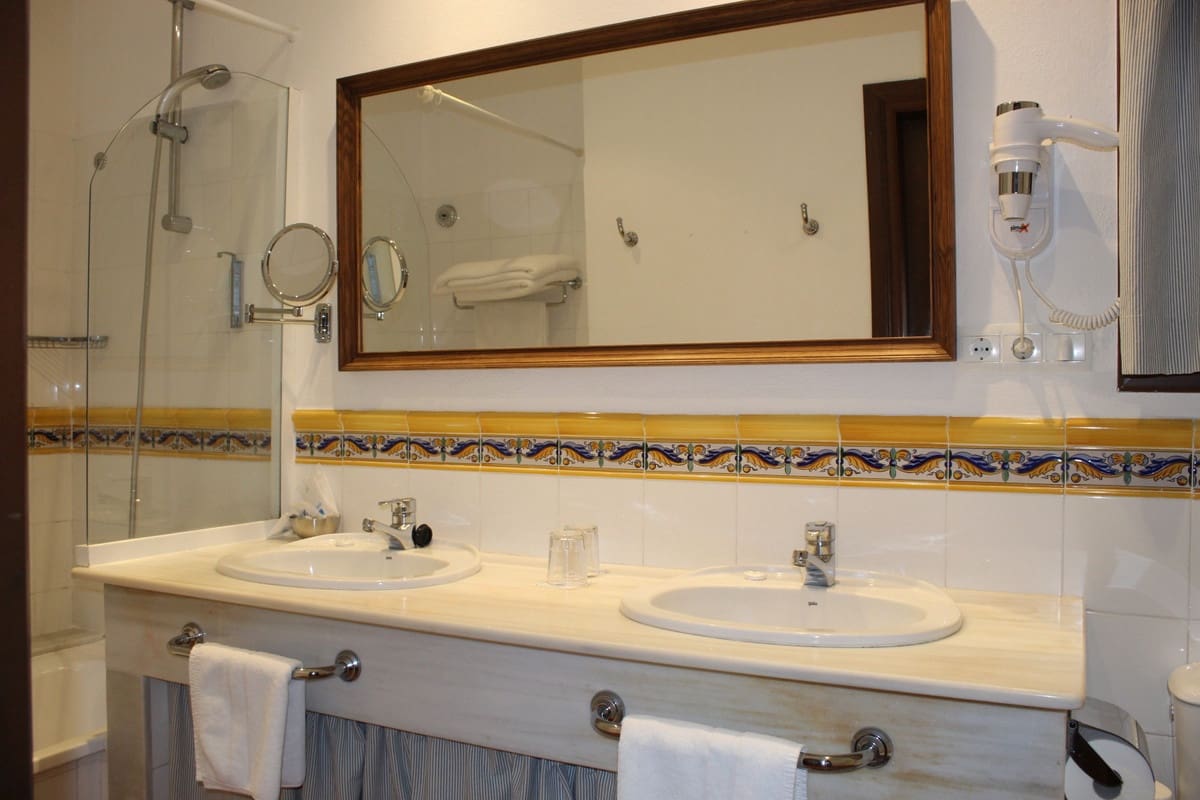 18 soveværelse Hotel til salg i Ronda med swimmingpool - € 3.000.000 (Ref: 7274393)