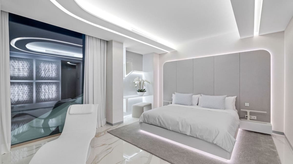 6 soveværelse Villa til salg i Los Monteros med swimmingpool garage - € 11.750.000 (Ref: 7456082)