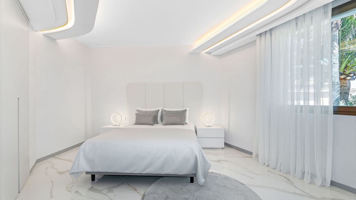 6 soveværelse Villa til salg i Los Monteros med swimmingpool garage - € 11.750.000 (Ref: 7456082)