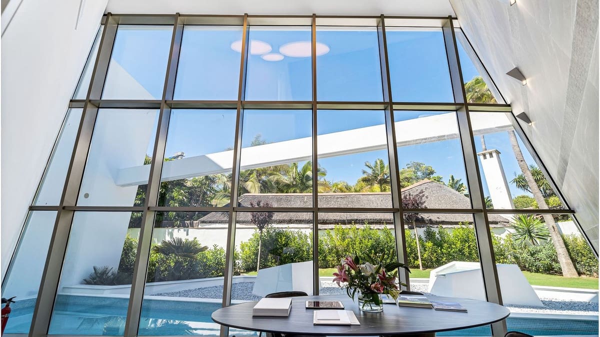 6 soveværelse Villa til salg i Los Monteros med swimmingpool garage - € 11.750.000 (Ref: 7456082)