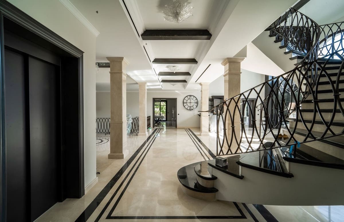 6 bedroom Villa for sale in Golden Mile with pool garage - € 28,000,000 (Ref: 7470914)