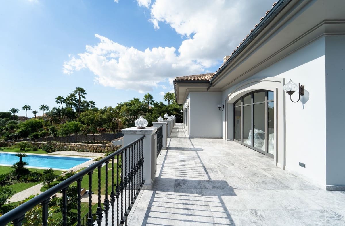 6 bedroom Villa for sale in Golden Mile with pool garage - € 28,000,000 (Ref: 7470914)