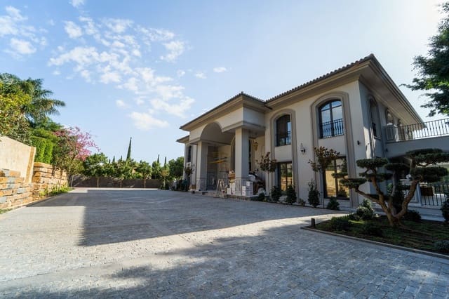 6 bedroom Villa for sale in Sierra Blanca, Marbella with pool garage - € 28,000,000 (Ref: 7470914)