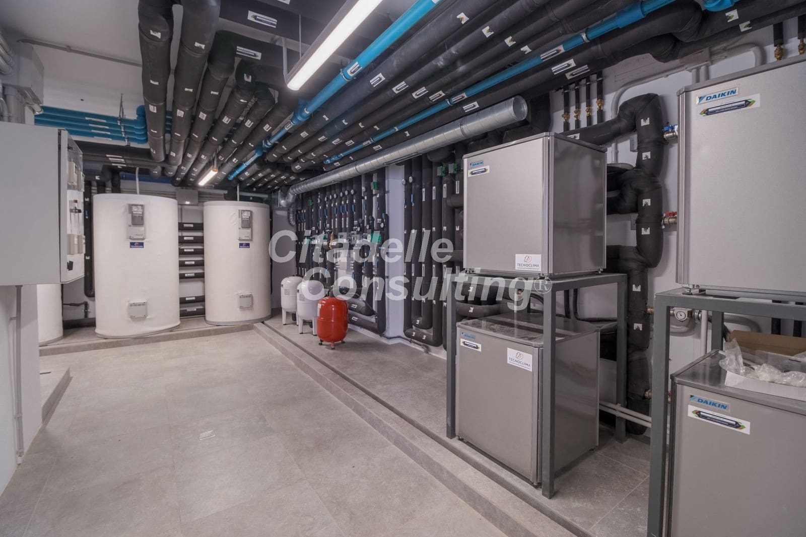 12 bedroom Villa for sale in Benahavis with pool - € 12,700,000 (Ref: 7471105)