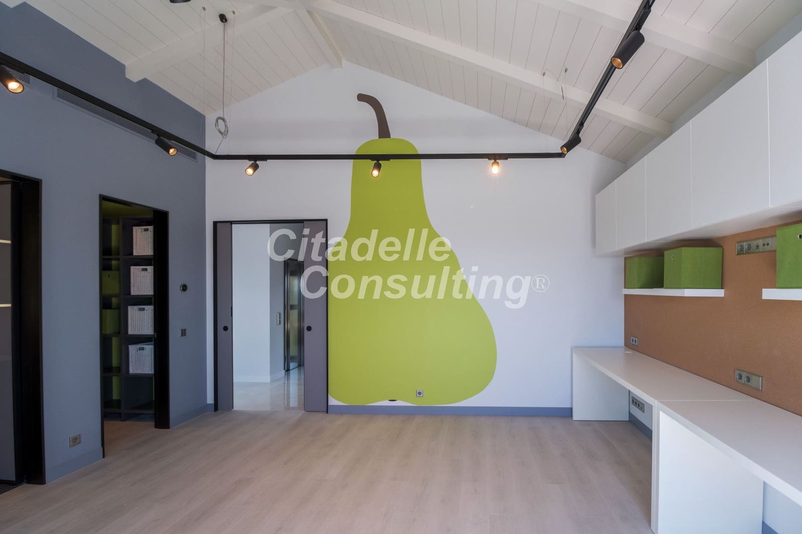 12 bedroom Villa for sale in Benahavis with pool - € 12,700,000 (Ref: 7471105)