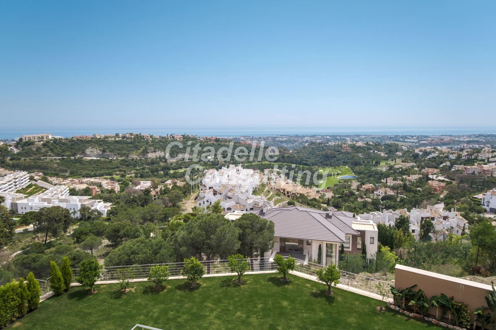 12 bedroom Villa for sale in Benahavis with pool - € 12,700,000 (Ref: 7471105)