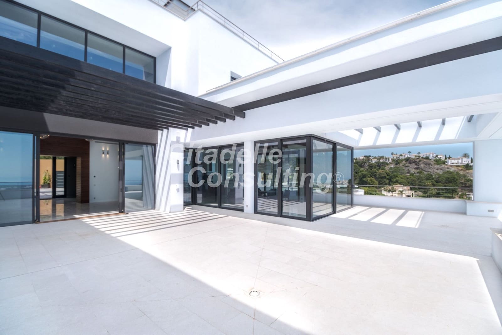 12 bedroom Villa for sale in Benahavis with pool - € 12,700,000 (Ref: 7471105)