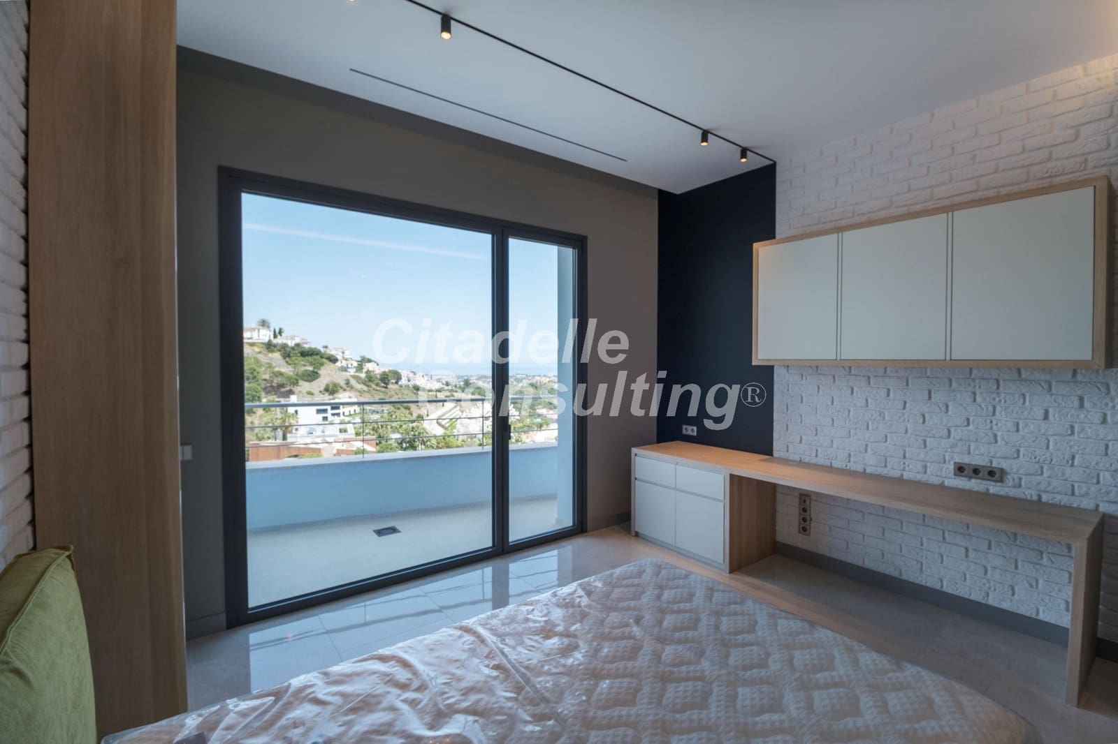 12 bedroom Villa for sale in Benahavis with pool - € 12,700,000 (Ref: 7471105)