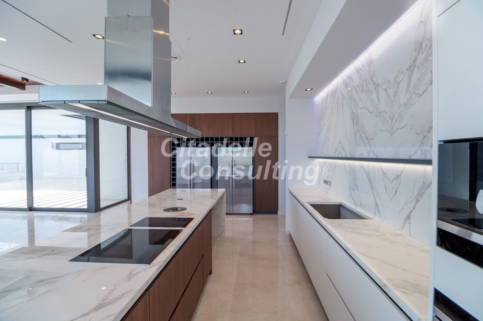 12 bedroom Villa for sale in Benahavis with pool - € 12,700,000 (Ref: 7471105)