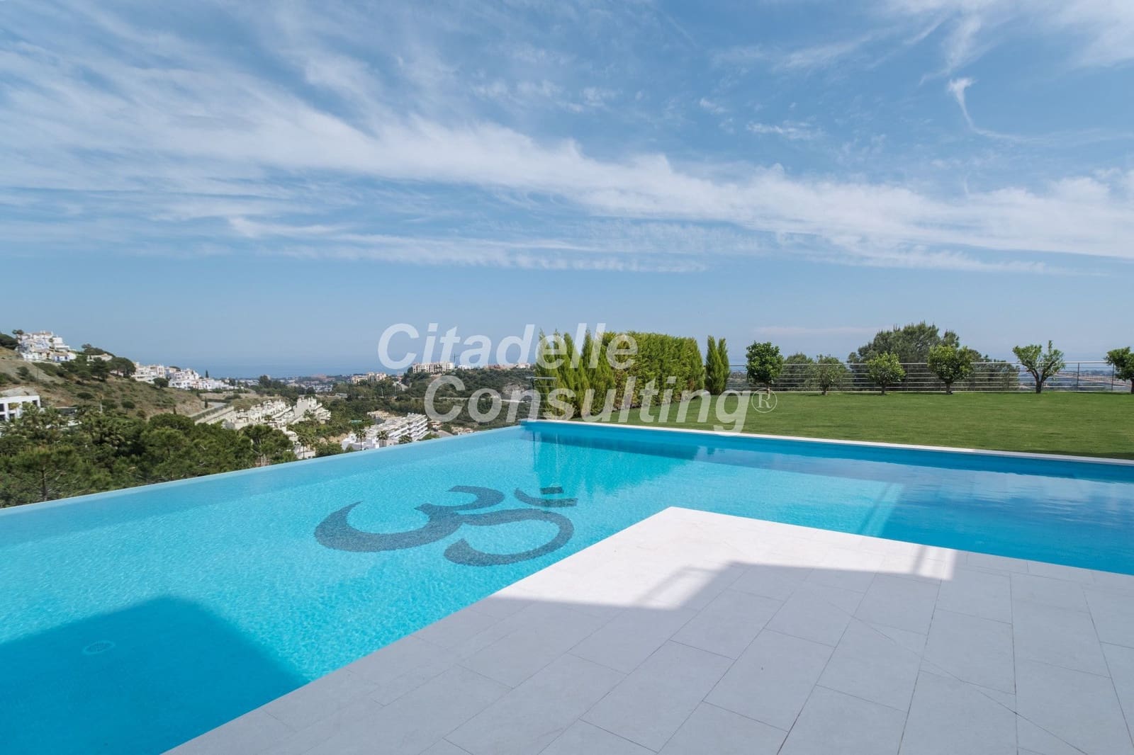 12 bedroom Villa for sale in Benahavis with pool - € 12,700,000 (Ref: 7471105)