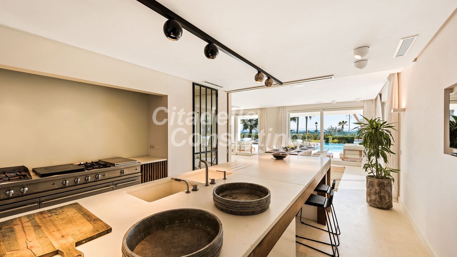 6 slaapkamer Villa te koop in Golden Mile met zwembad - € 14.850.000 (Ref: 7471107)