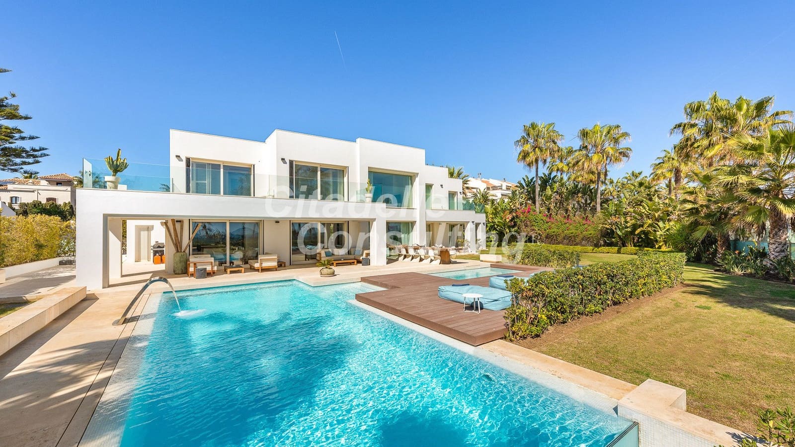 6 slaapkamer Villa te koop in Golden Mile met zwembad - € 14.850.000 (Ref: 7471107)