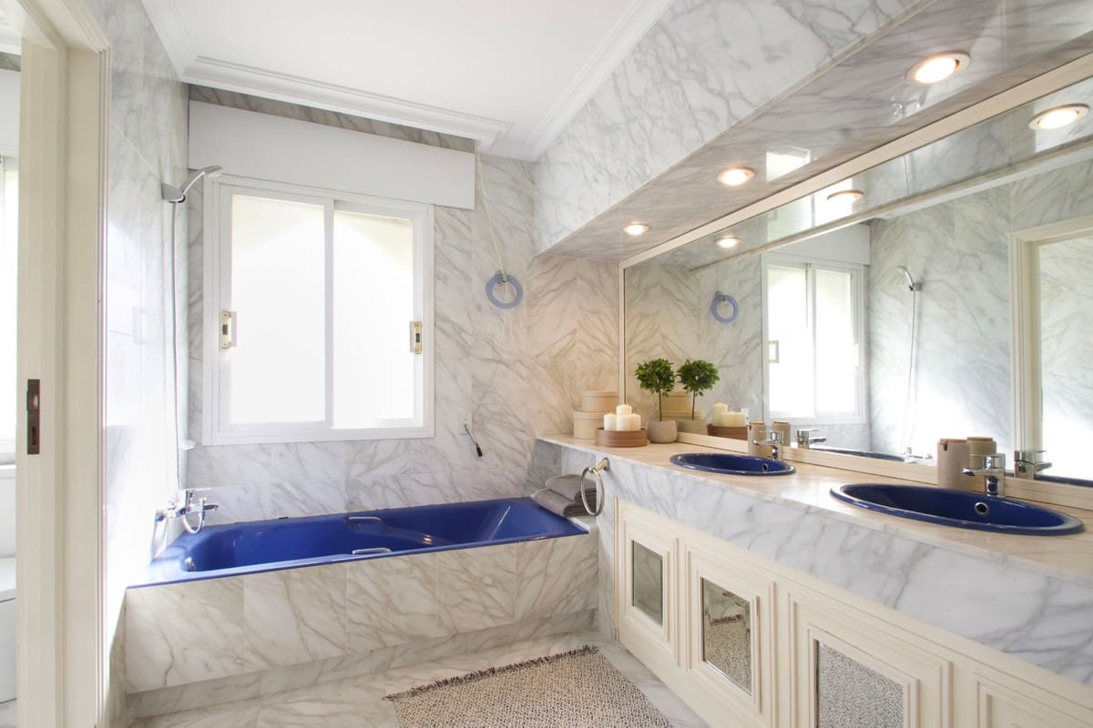 9 sypialnia Willa na sprzedaż w Golden Mile z basenem - 50 000 000 € (Ref: 7543231)