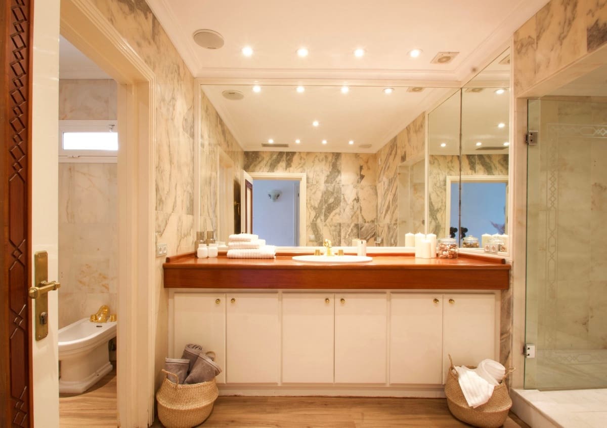 9 sypialnia Willa na sprzedaż w Golden Mile z basenem - 50 000 000 € (Ref: 7543231)