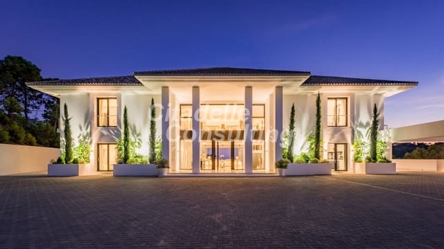 8 bedroom Villa for sale in La Zagaleta - El Madroñal, Benahavís with pool - € 11,900,000 (Ref: 7673413)