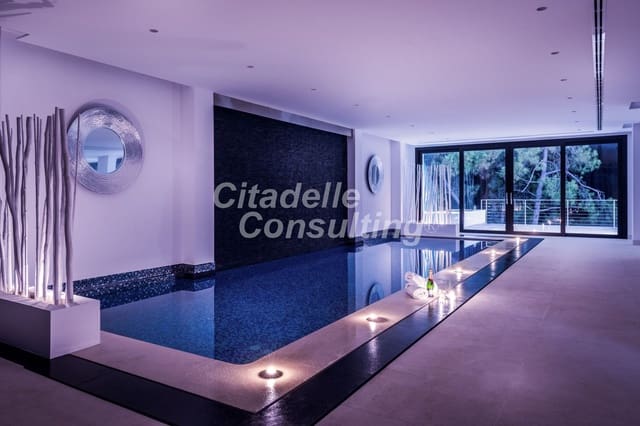 8 bedroom Villa for sale in La Zagaleta - El Madroñal, Benahavís with pool - € 11,900,000 (Ref: 7673413)