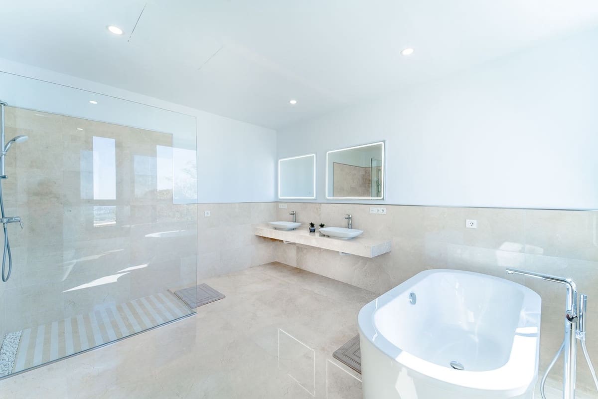 6 soveværelse Villa til salg i Los Arqueros med swimmingpool garage - € 3.250.000 (Ref: 7747061)