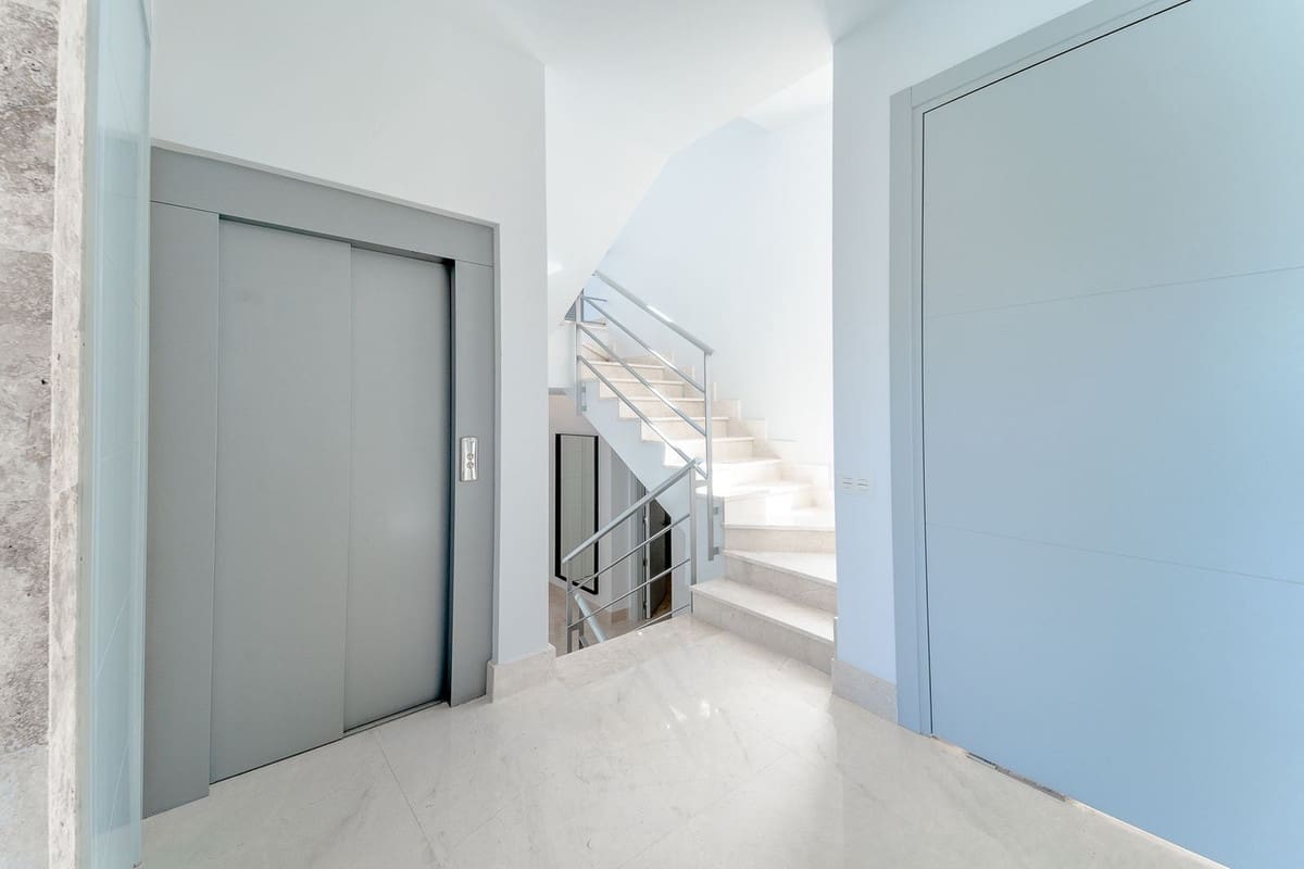 6 soveværelse Villa til salg i Los Arqueros med swimmingpool garage - € 3.250.000 (Ref: 7747061)