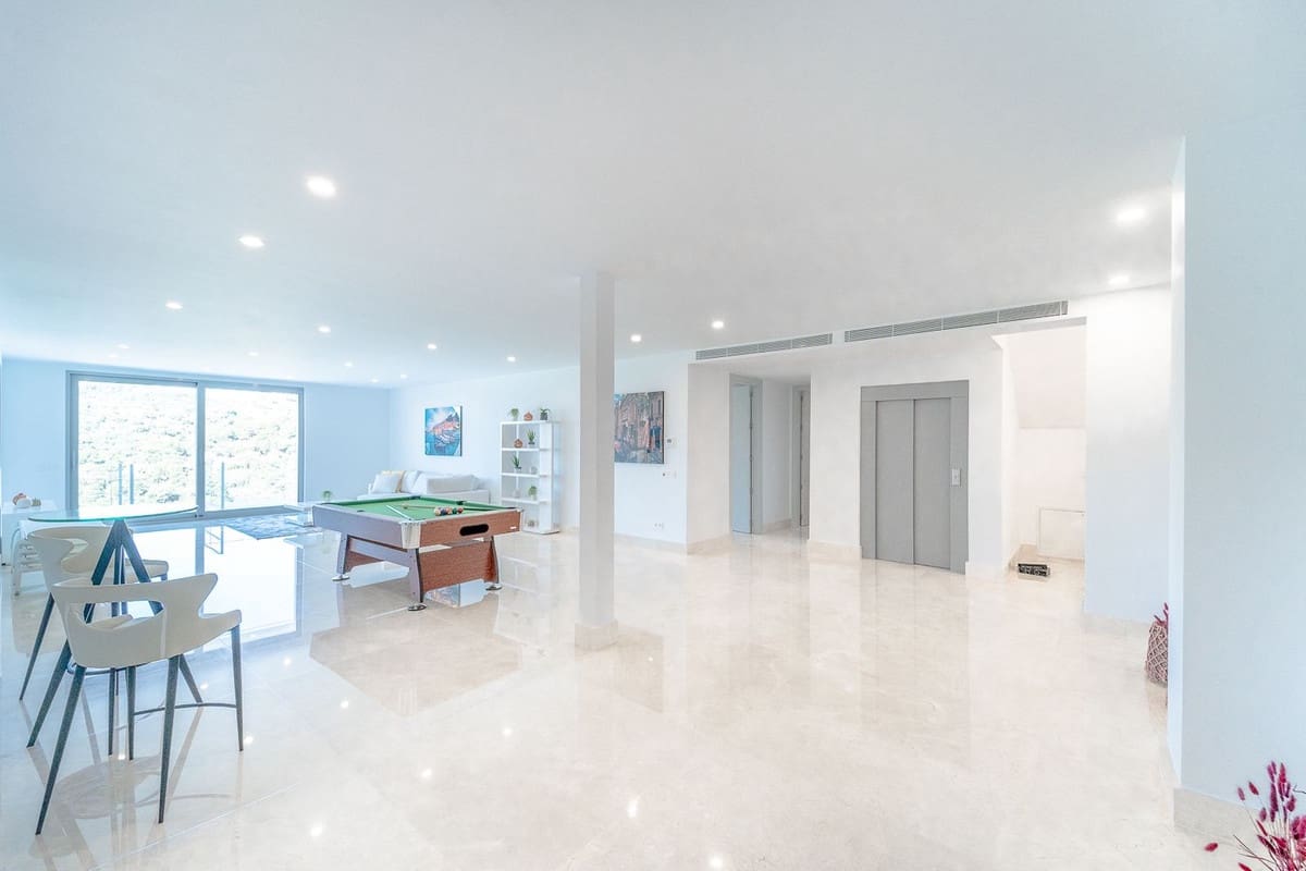 6 soveværelse Villa til salg i Los Arqueros med swimmingpool garage - € 3.250.000 (Ref: 7747061)