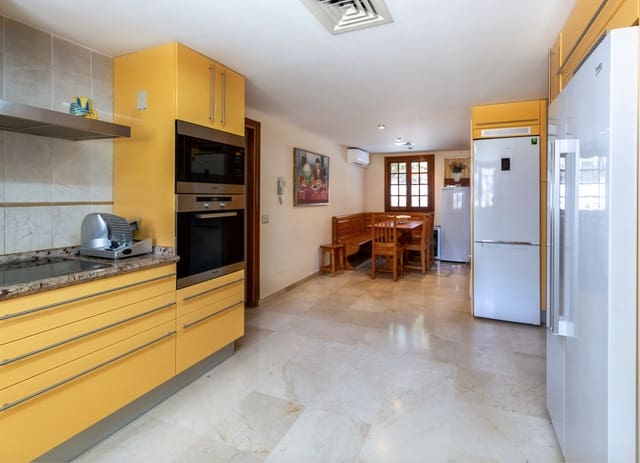 5 makuuhuone Huvila myytävänä paikassa Sierra Blanca, Marbella mukana uima-altaan - 4 500 000 € (Ref: 7747071)