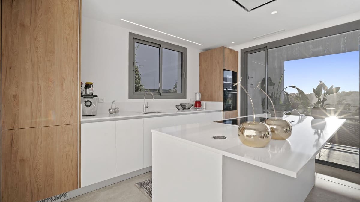 4 sypialnia Willa na sprzedaż w Marbella z basenem garażem - 3 500 000 € (Ref: 7747080)