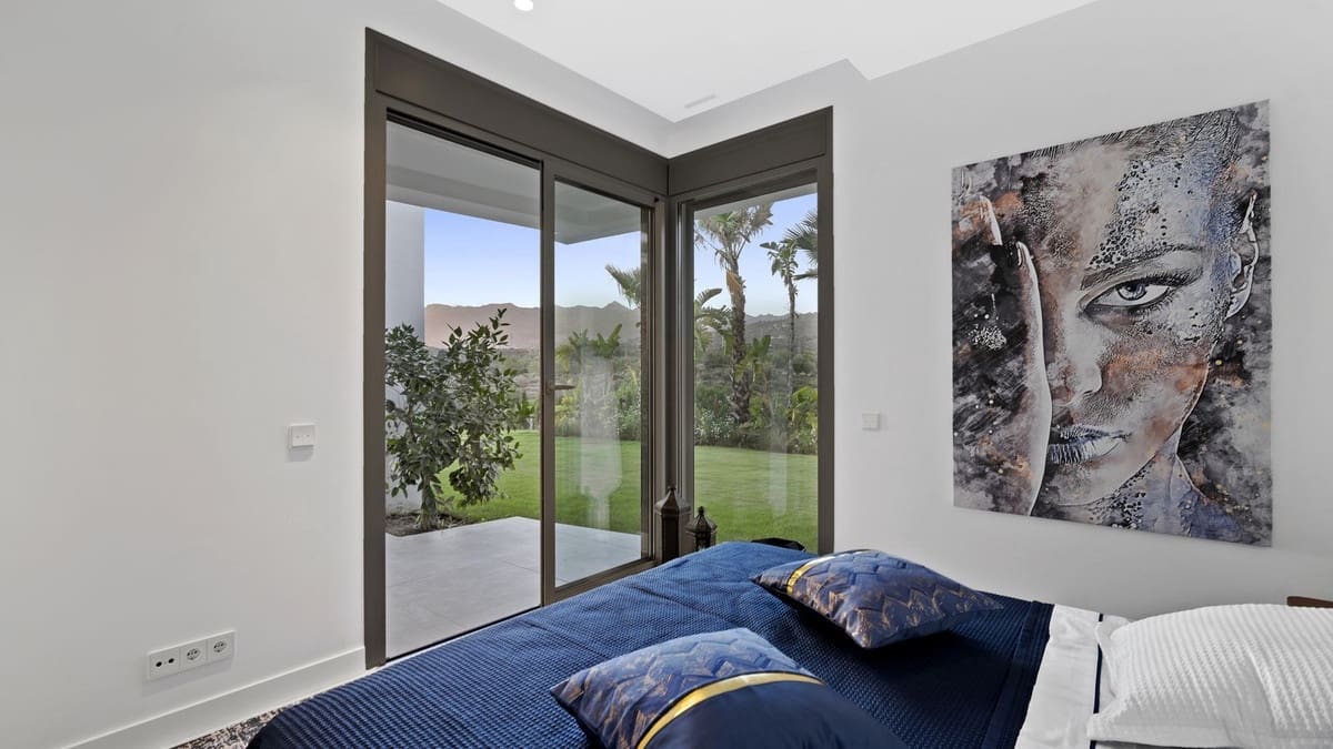 4 sypialnia Willa na sprzedaż w Marbella z basenem garażem - 3 500 000 € (Ref: 7747080)