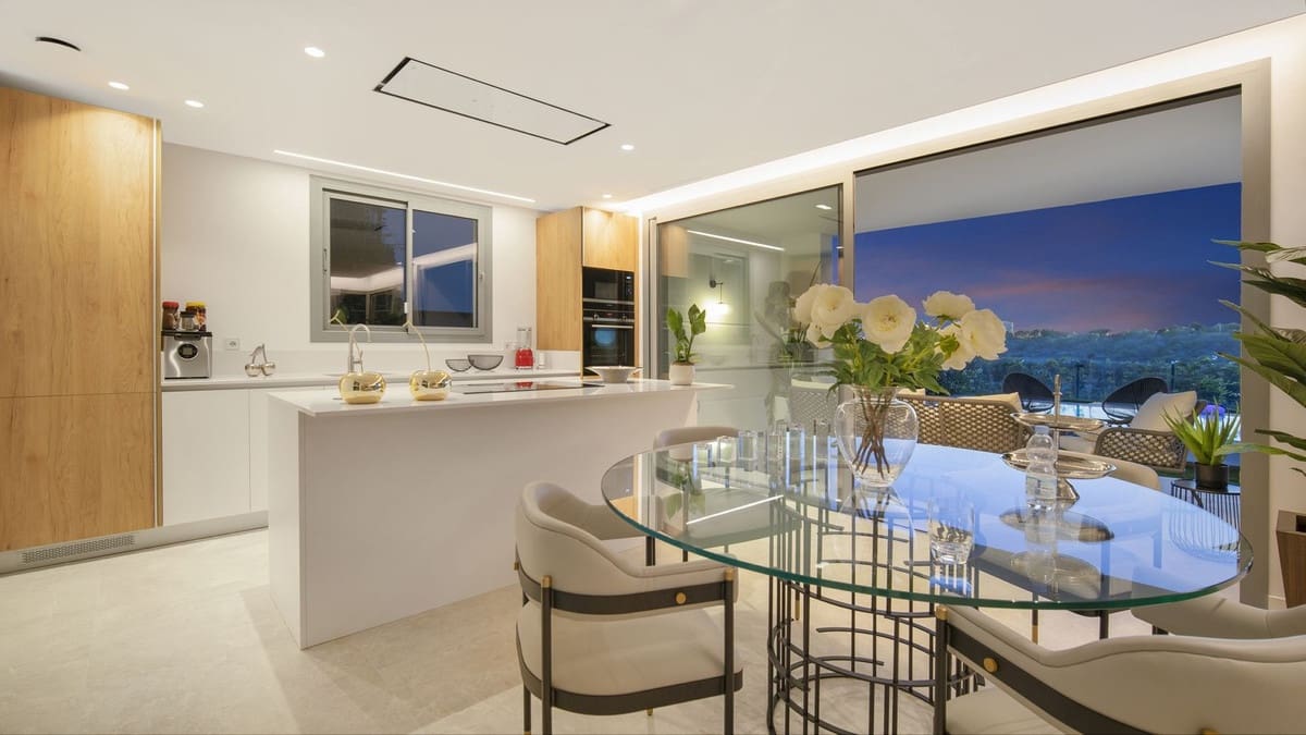 4 sypialnia Willa na sprzedaż w Marbella z basenem garażem - 3 500 000 € (Ref: 7747080)