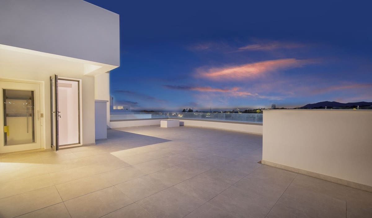 4 sypialnia Willa na sprzedaż w Marbella z basenem garażem - 3 500 000 € (Ref: 7747080)