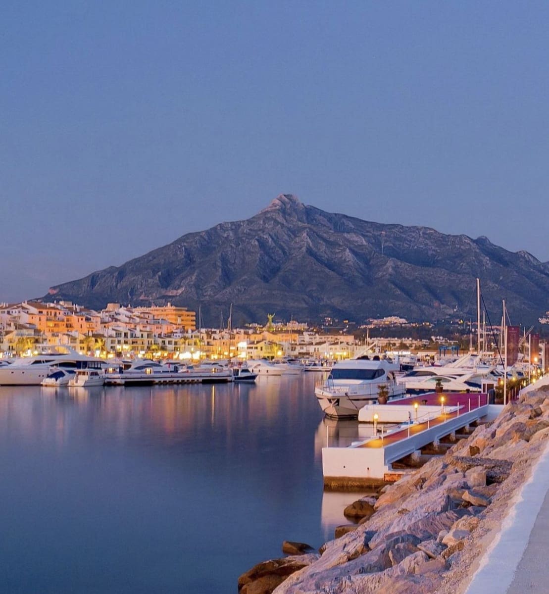 6 soveværelse Studio til salg i Golden Mile med swimmingpool garage - € 22.000.000 (Ref: 7878409)