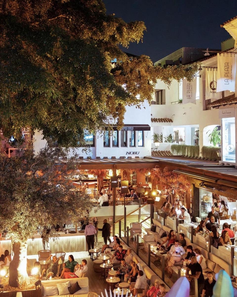 6 soveværelse Studio til salg i Golden Mile med swimmingpool garage - € 22.000.000 (Ref: 7878409)