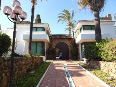 14 soverom Villa til salgs i Golden Mile med svømmebasseng garasje - € 18 000 000 (Ref: 7989176)