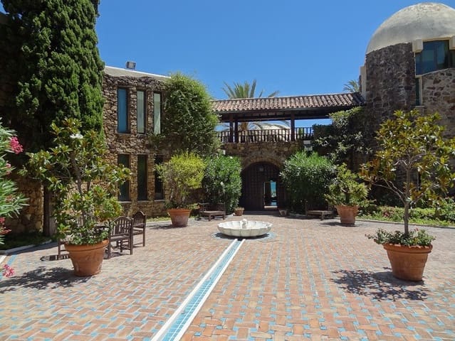 14 soverom Villa til salgs i La Carolina - Guadalpín, Marbella med svømmebasseng garasje - € 18 000 000 (Ref: 7989176)