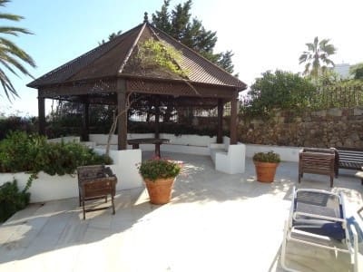 14 soverom Villa til salgs i Golden Mile med svømmebasseng garasje - € 18 000 000 (Ref: 7989176)