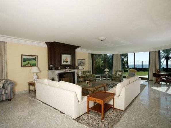 14 soverom Villa til salgs i Golden Mile med svømmebasseng garasje - € 18 000 000 (Ref: 7989176)