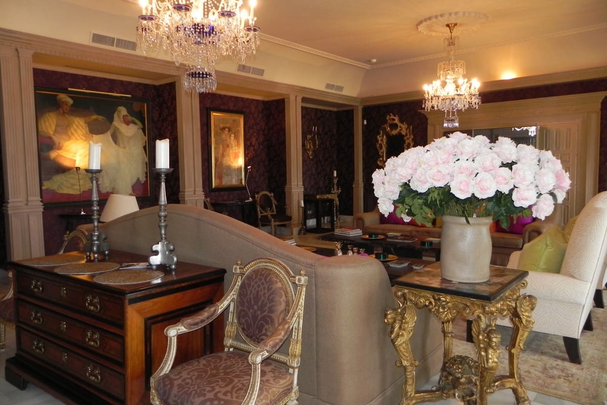 7 soverom Villa til salgs i Los Monteros med svømmebasseng garasje - € 17 000 000 (Ref: 7989177)