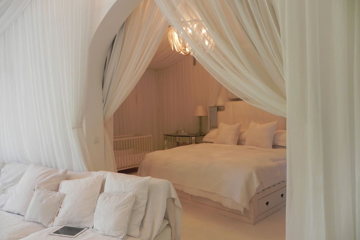 7 soverom Villa til salgs i Los Monteros med svømmebasseng garasje - € 17 000 000 (Ref: 7989177)