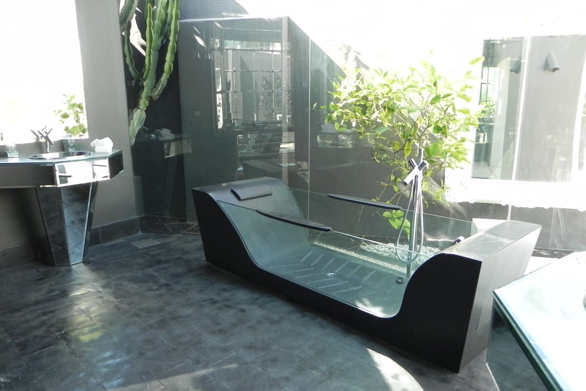 7 soverom Villa til salgs i Los Monteros med svømmebasseng garasje - € 17 000 000 (Ref: 7989177)