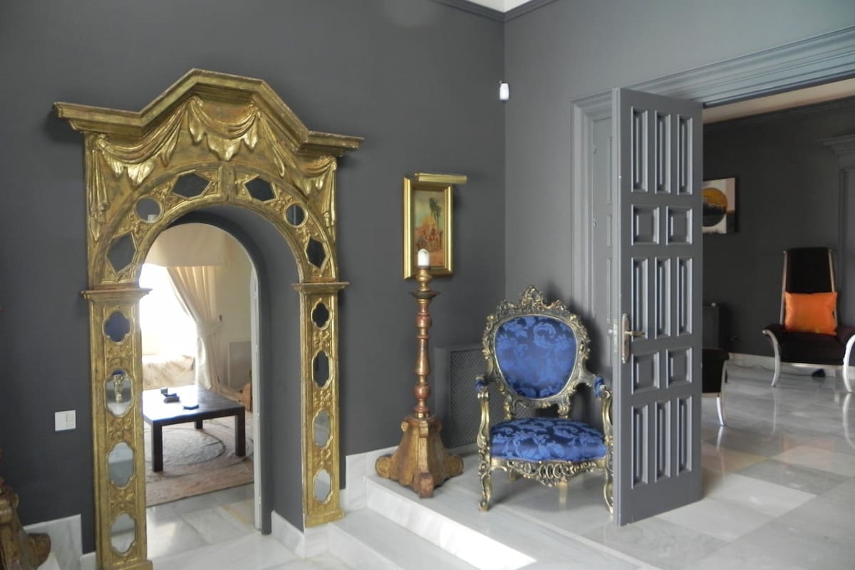 7 soverom Villa til salgs i Los Monteros med svømmebasseng garasje - € 17 000 000 (Ref: 7989177)